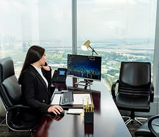 image4-uae-emirates-towers.jpg