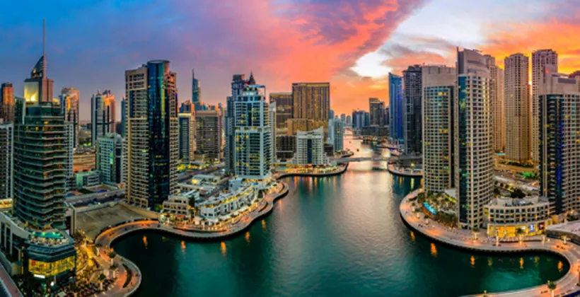 uae_cw_side_hustle_20260616_nm.jpg